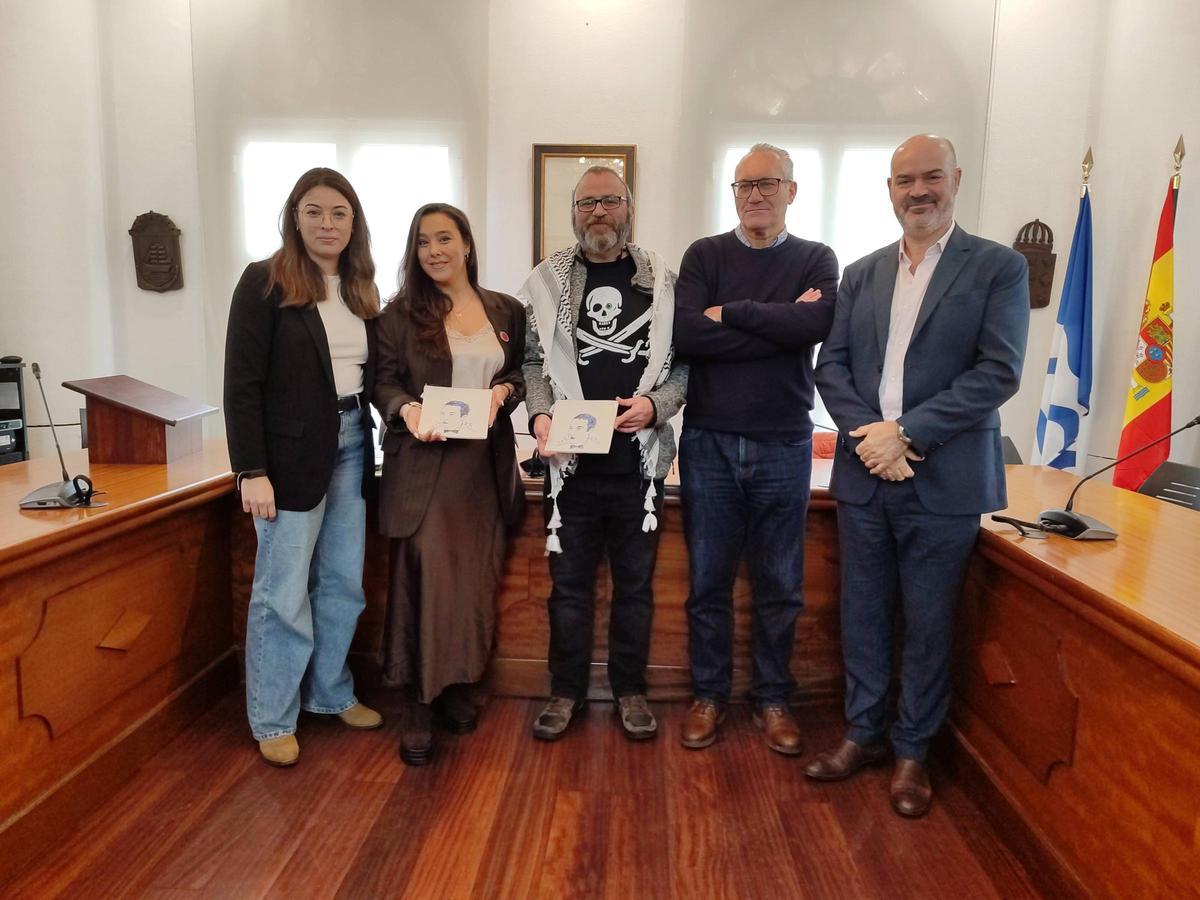 A entrega da edición máis recente dos Premios Johan Carballeira, no Concello de Bueu.