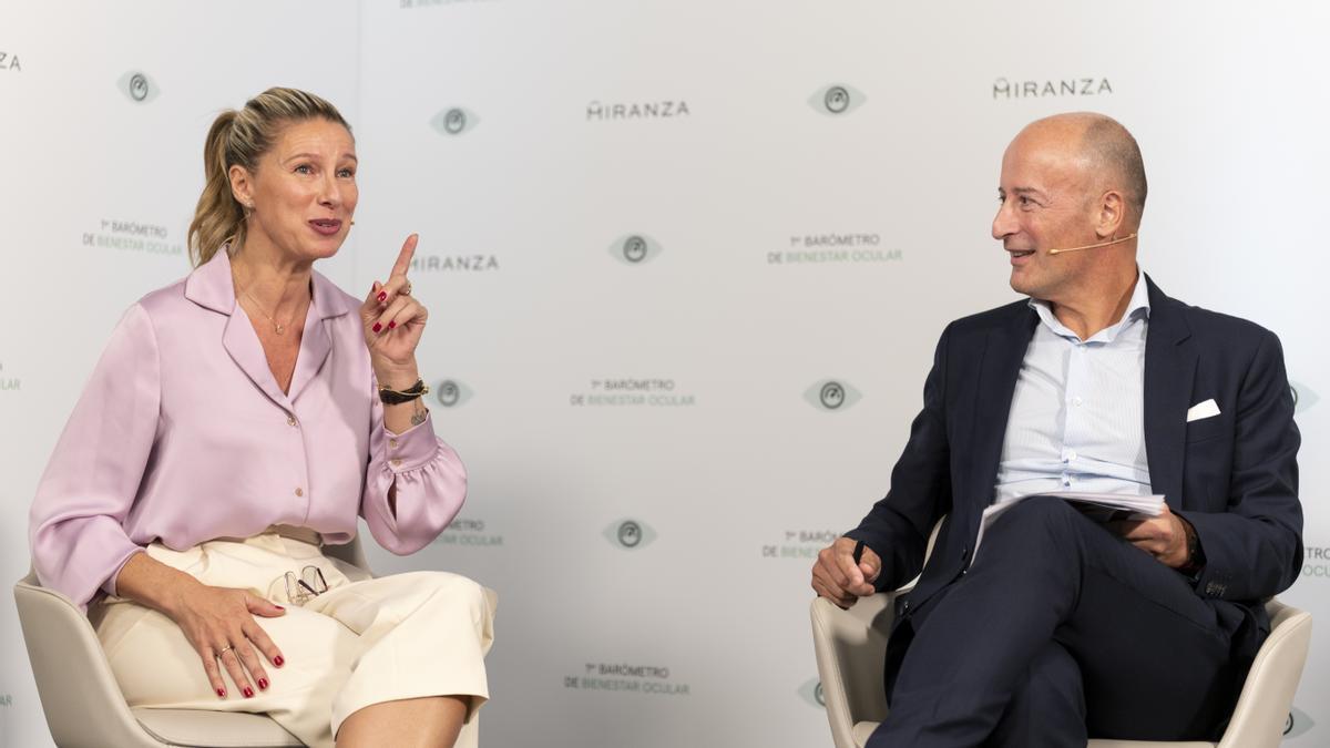 La presentadora Anne Igartiburu, en un momento de la reciente presentación del Primer Barómetro de Bienestar Ocular, junto con Ramón Berra, director general de Miranza.