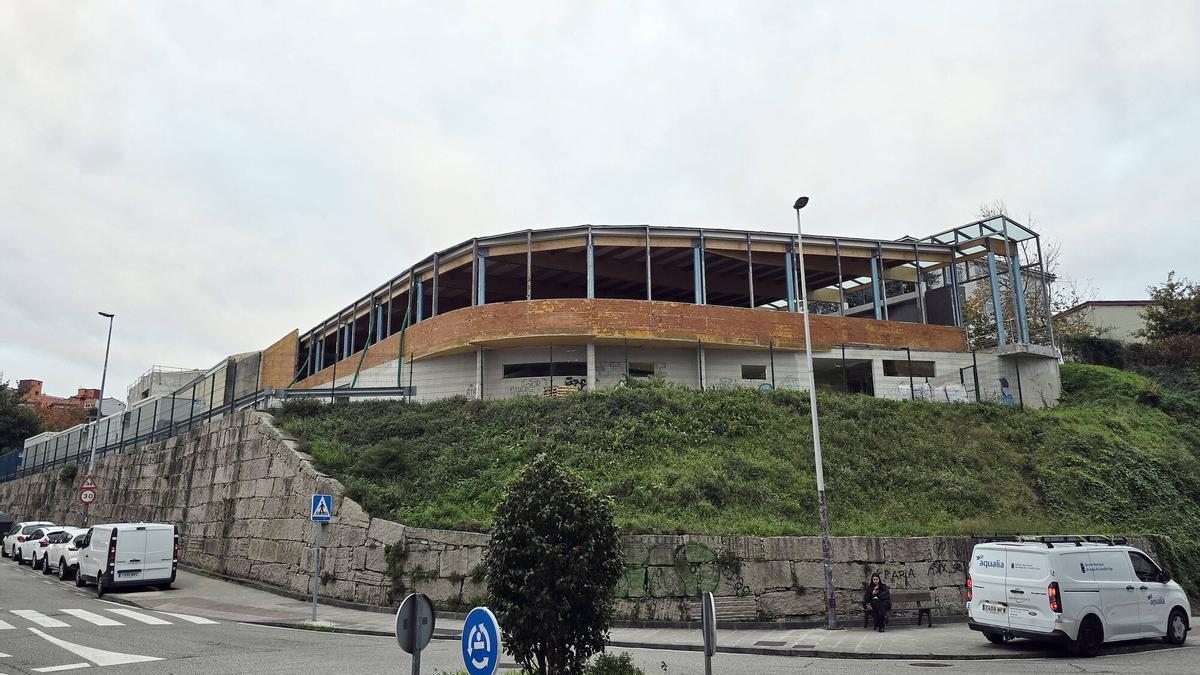 Imagen de archivo de las obras de la piscina de Teis.