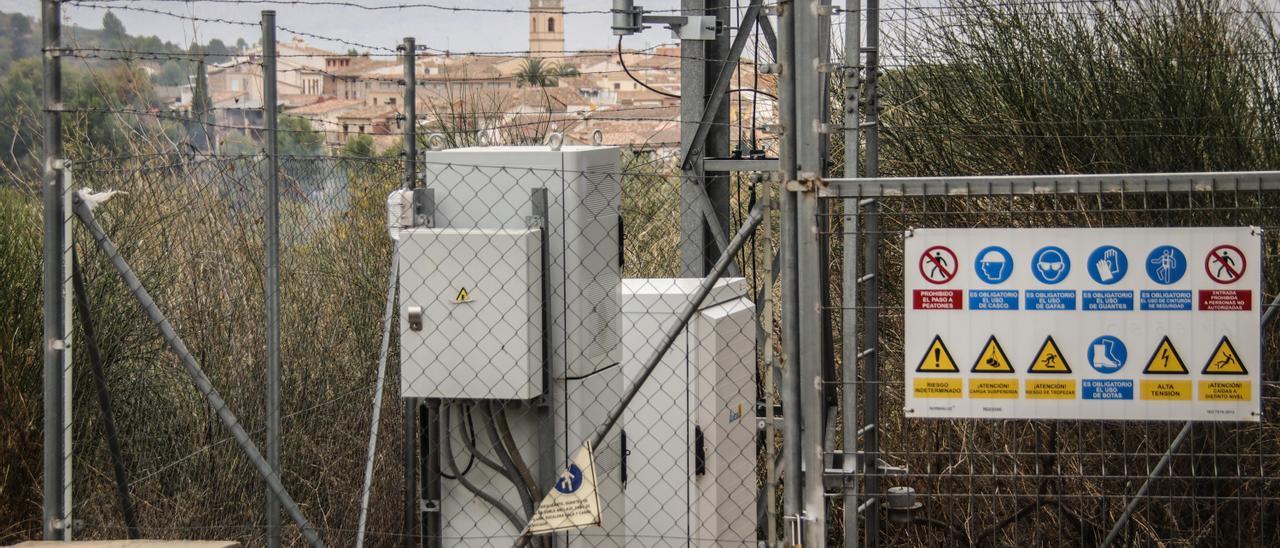 Una antena de telefonía en el municipio de Benillup