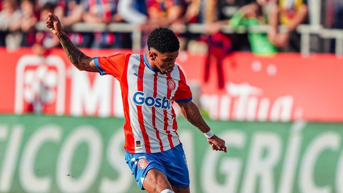 Savinho, durante el duelo ante el Barça en Montilivi