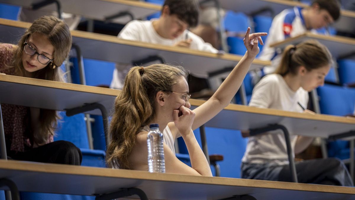 Un alumna en la PAU 2025 en Zaragoza, la semana pasada.