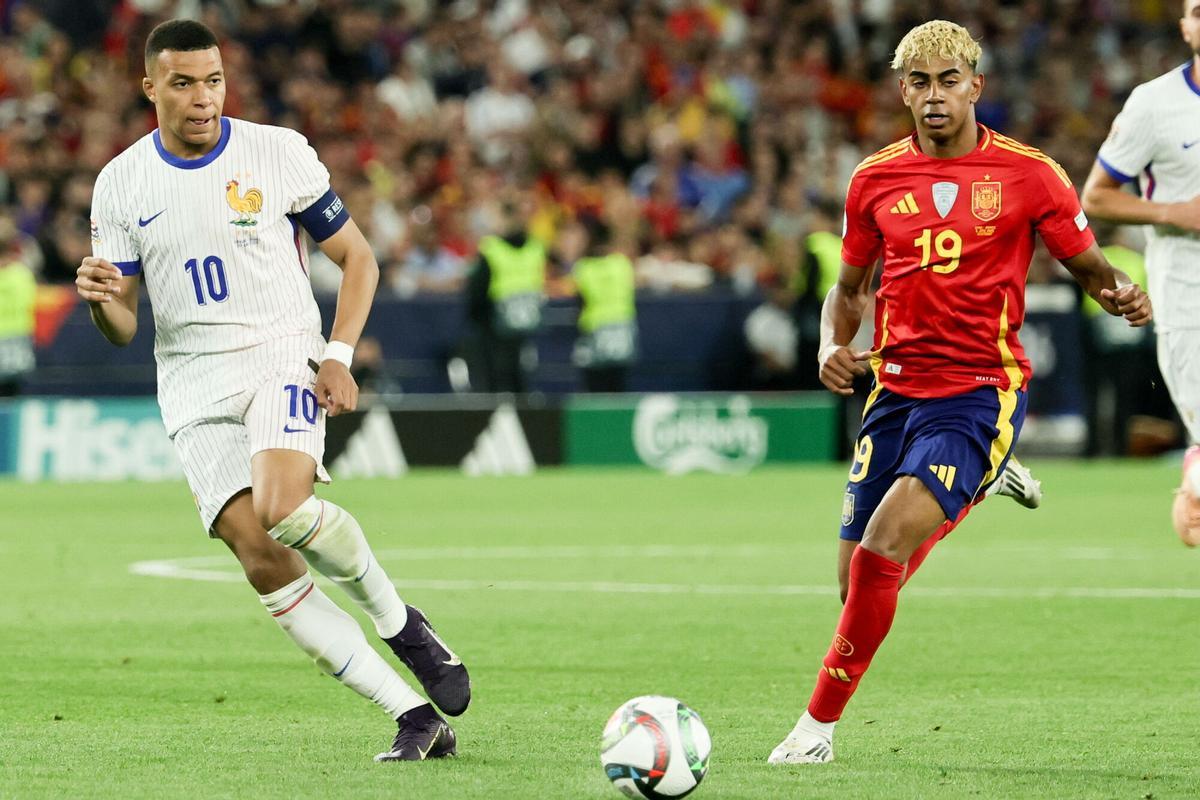 Lamine Yamal y Mbappé, en el último Fancia-España, en 2025. EFE/EPA/RONALD WITTEK. NO SALES EPA ZONE