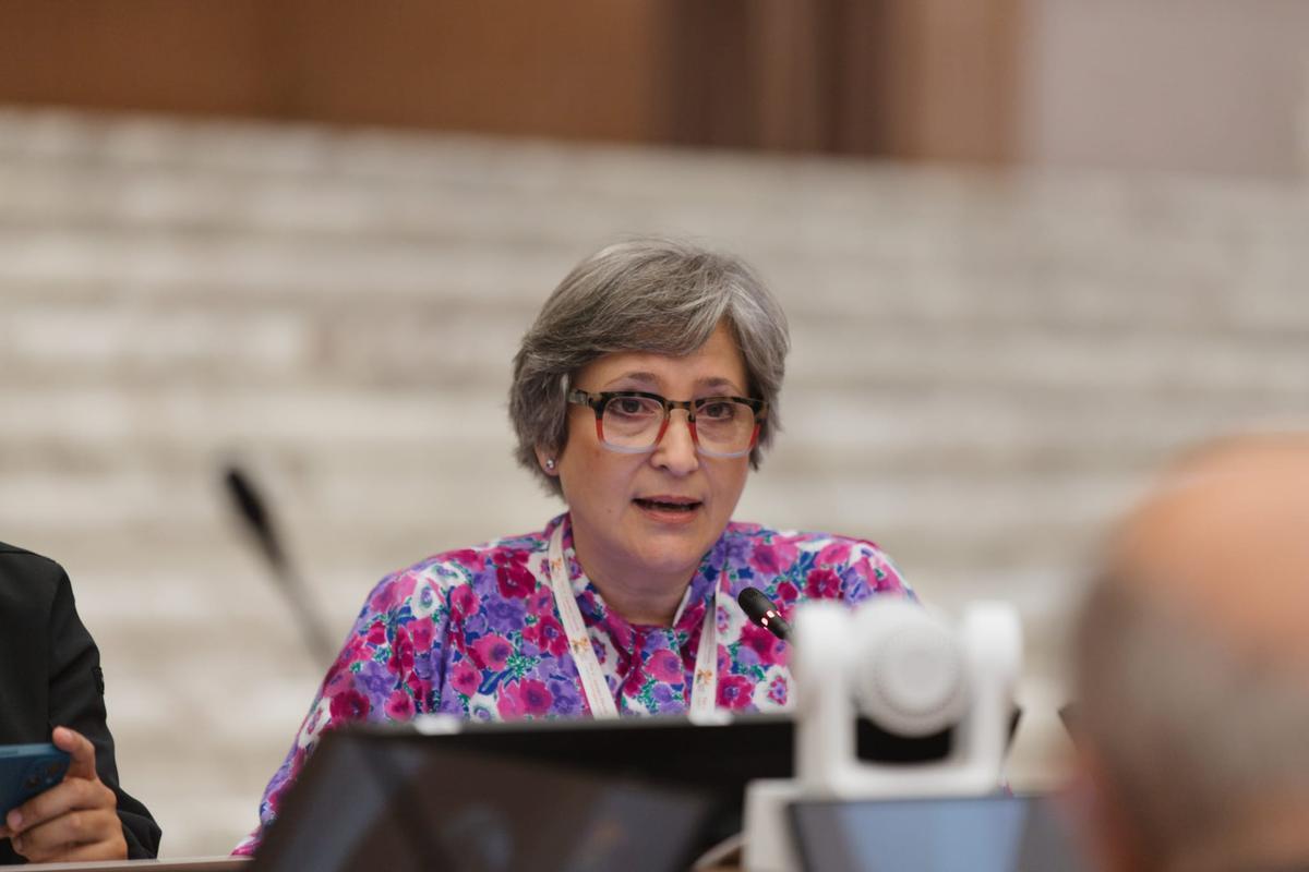 Cristina Inogés en la Asamblea sinodial.
