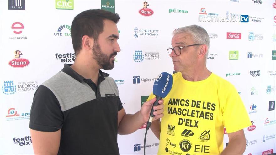 Joaquín Cartagena, presidente de la asociación cultural festera "Penya del Canariet" en Elche, en el racó de Información TV