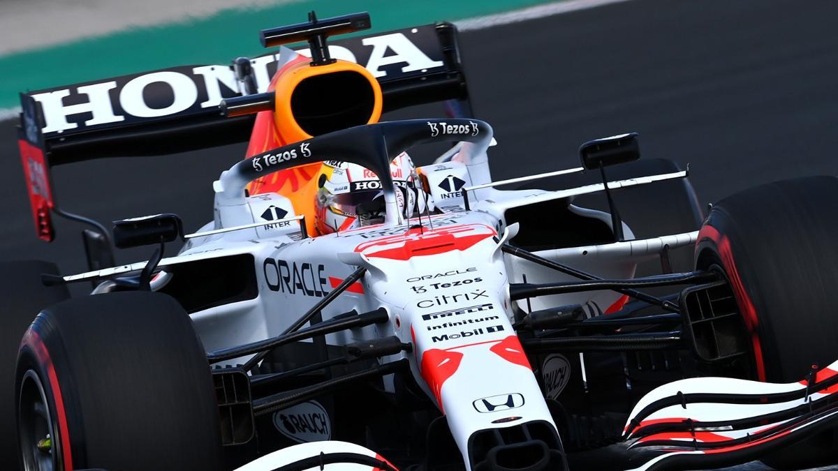 Verstappen rodando en los libres del GP de Turquía