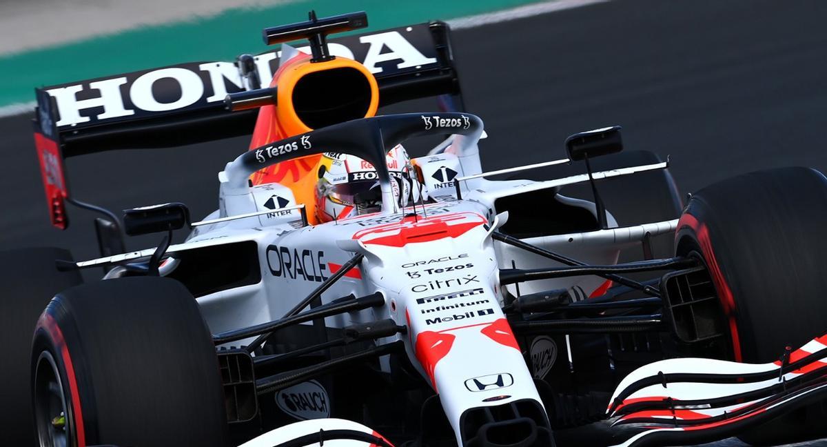 Verstappen rodando en los libres del GP de Turquía