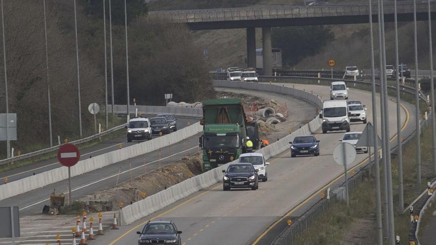 Cortes en la &quot;Y&quot; entre Lugones y Matalablima por las obras del tercer carril