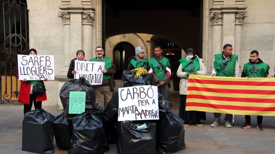 La Plataforma d&#039;Afectats per la Hipoteca porta carbó a l&#039;alcaldessa de Girona