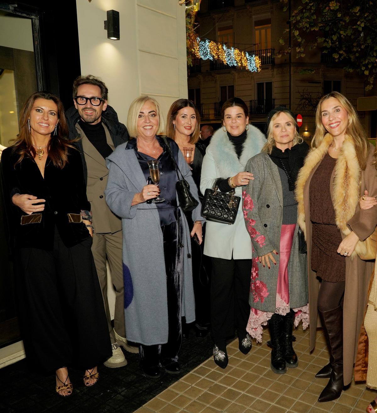 Imagen Maria Cosin, Alex Jordan, Júlia Perez Broseta, Monica Sales, Sara Sanchis, Eva Marcellan y TOTI Duart