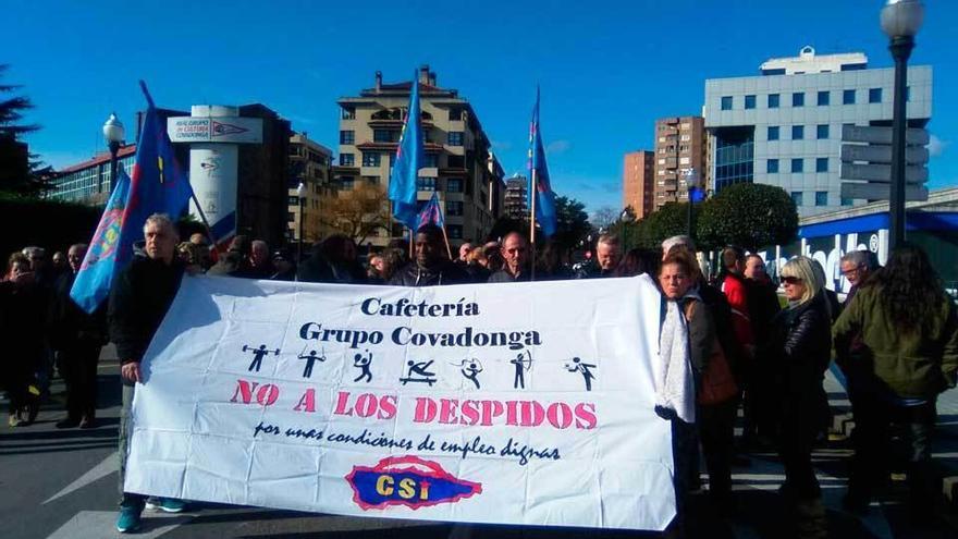 La manifestación de ayer ante el Grupo, organizada por la Corriente Sindical d&#039;Izquierdas.