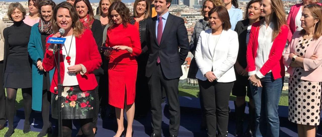 Begoña Carrasco defiende ante Casado una asignatura que «enseñe valores»