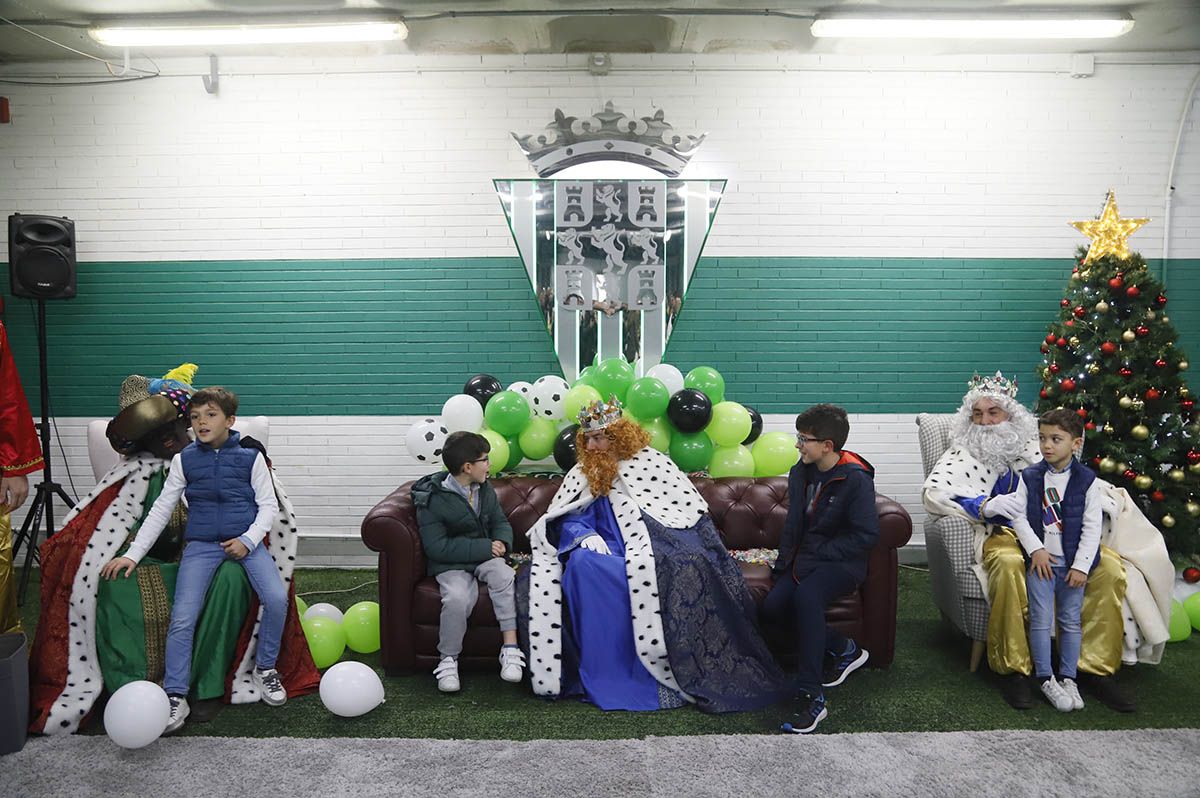 Los Reyes Magos visitan al Córdoba CF en el Arcángel