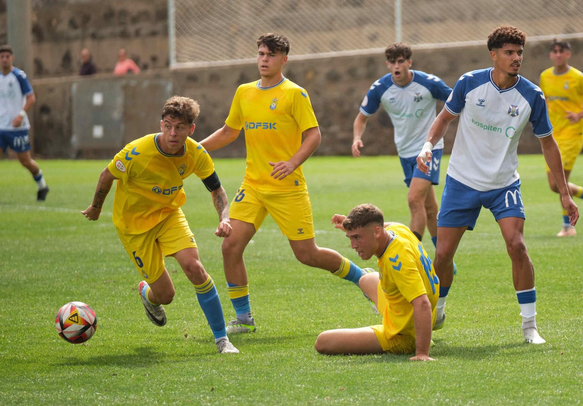 Derbi de Tercera RFEF entre CD Tenerife B y Las Palmas Atlético