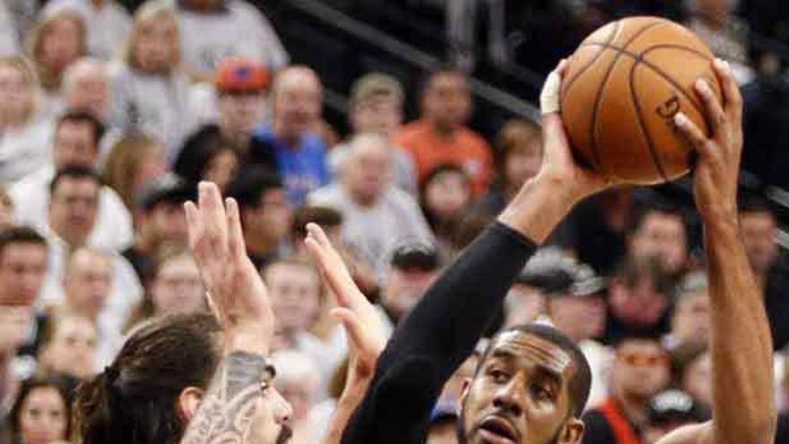 Los Spurs arrasan a los Thunder en el primer asalto de las semifinales