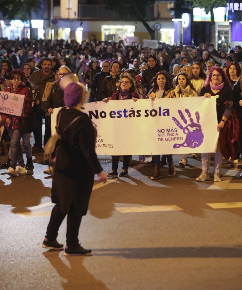 Sagunt grita contra la violencia machista el 25N - Levante-EMV