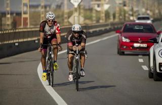 Cosas que la bici puede hacer en carretera y que (quizás) el conductor no sabe