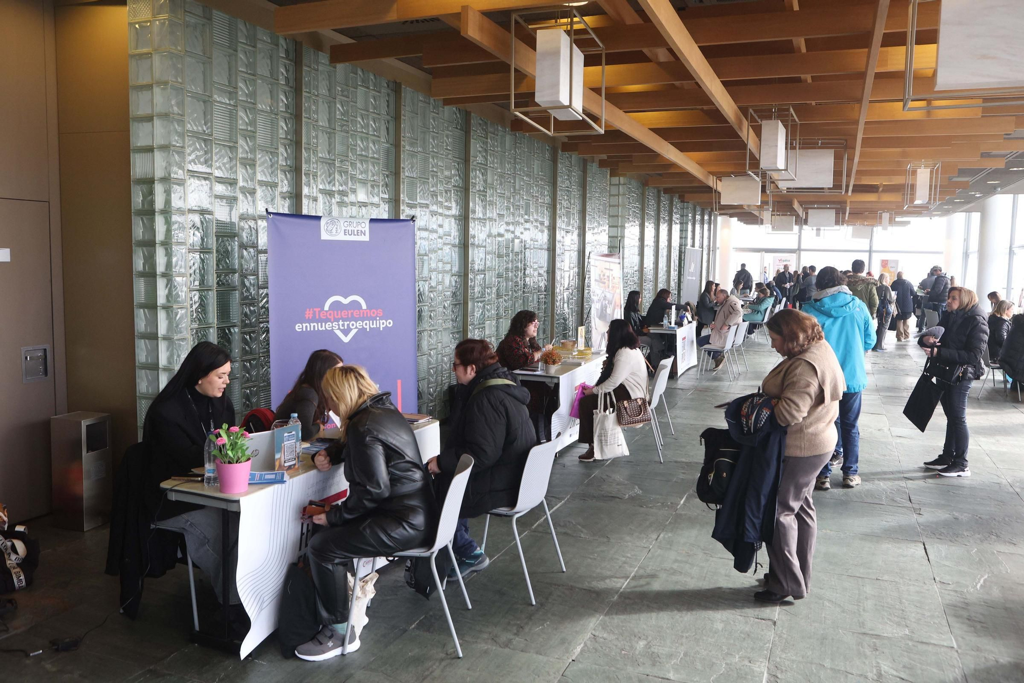 Feria de empleo Encontros 45+ en Palexco