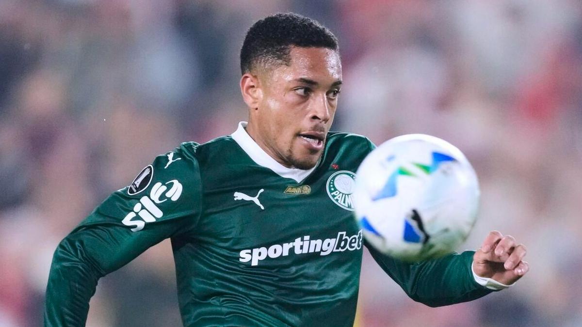Vitor Roque no estuvo fino en la derrota de Palmeiras ante Liga Deportiva Universitaria de Quito