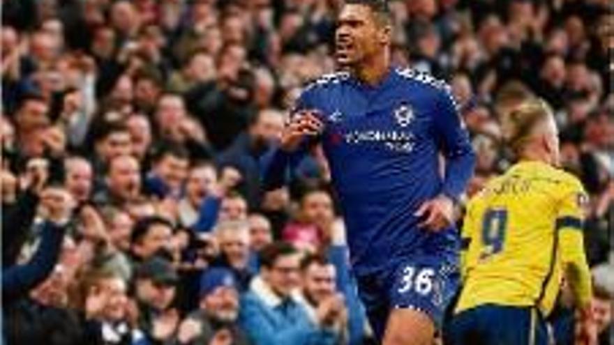 El Chelsea passa ronda la FA Cup i el Swansea cau amb un Tercera