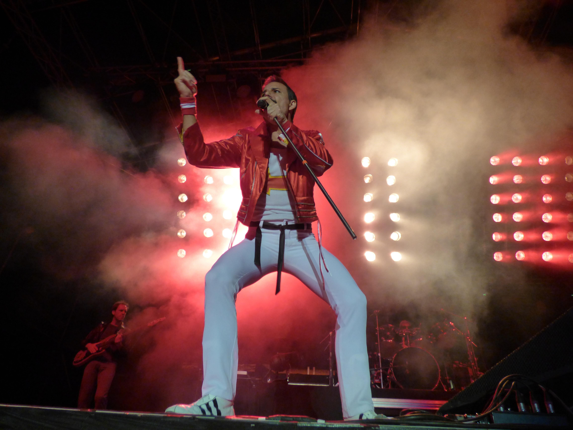 L'esperit de Freddie Mercury reviu a la Ciutadella de Roses