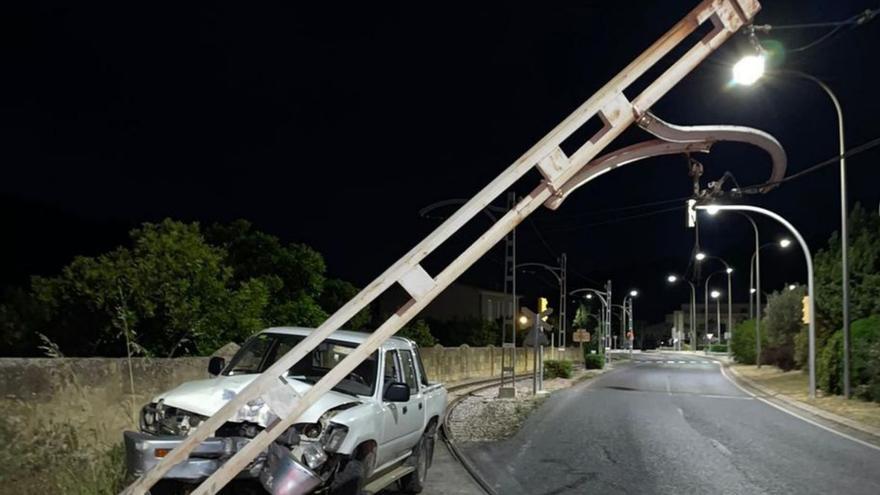 Un accidente deja Sóller sin tranvía