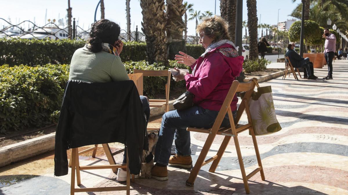 Sanidad establece una reapertura escalonada de la hostelería empezando por las terrazas