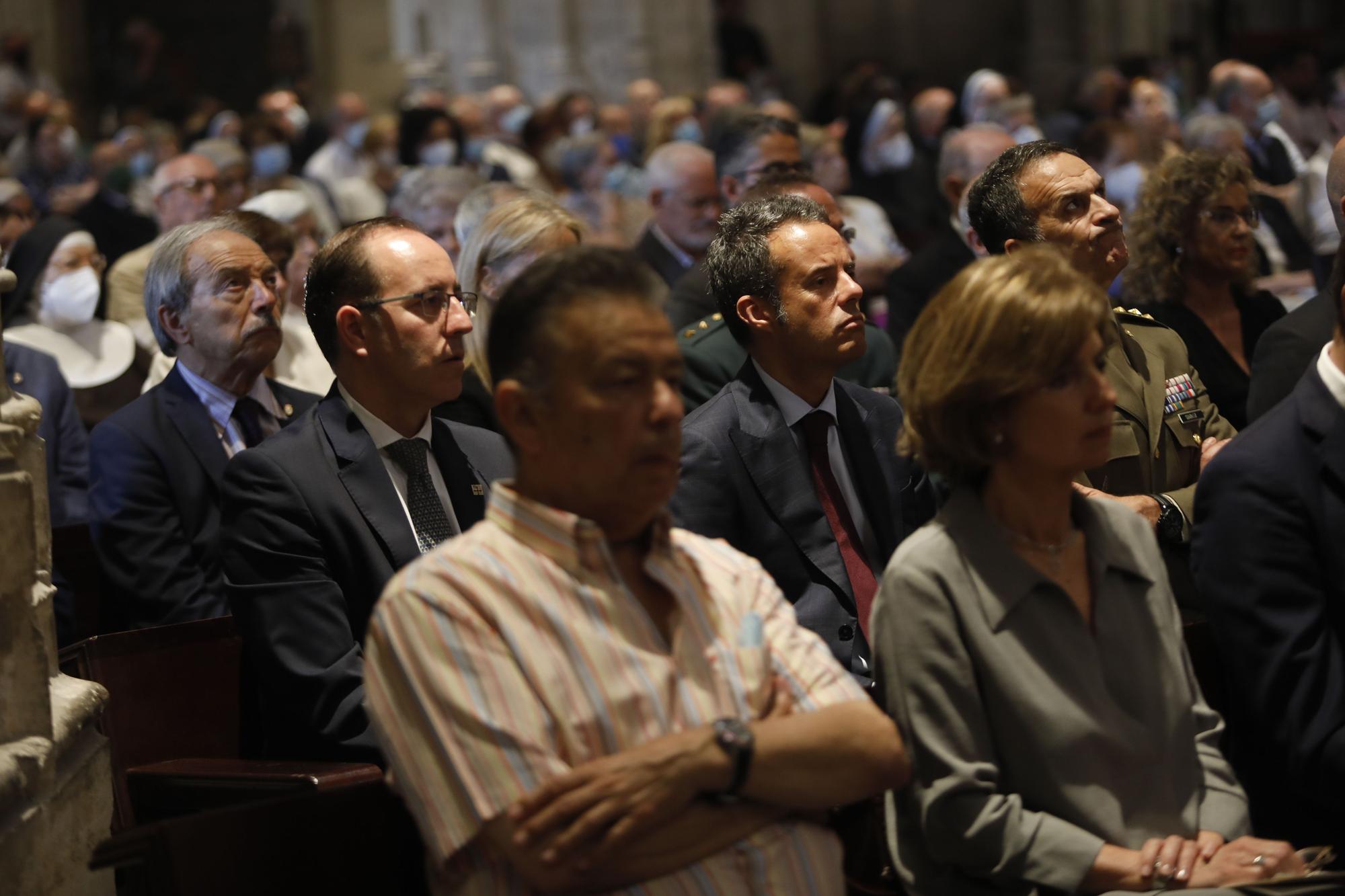 EN IMÁGENES: Asturias despide a Gabino Díaz Merchán en un multitudinario funeral en la Catedral de Oviedo