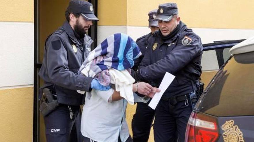 Apuñala al violador de su hija de once años cuando iba a agredirla por segunda vez