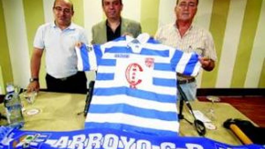 El Arroyo estrena equipación y proyecto en su nueva categoría