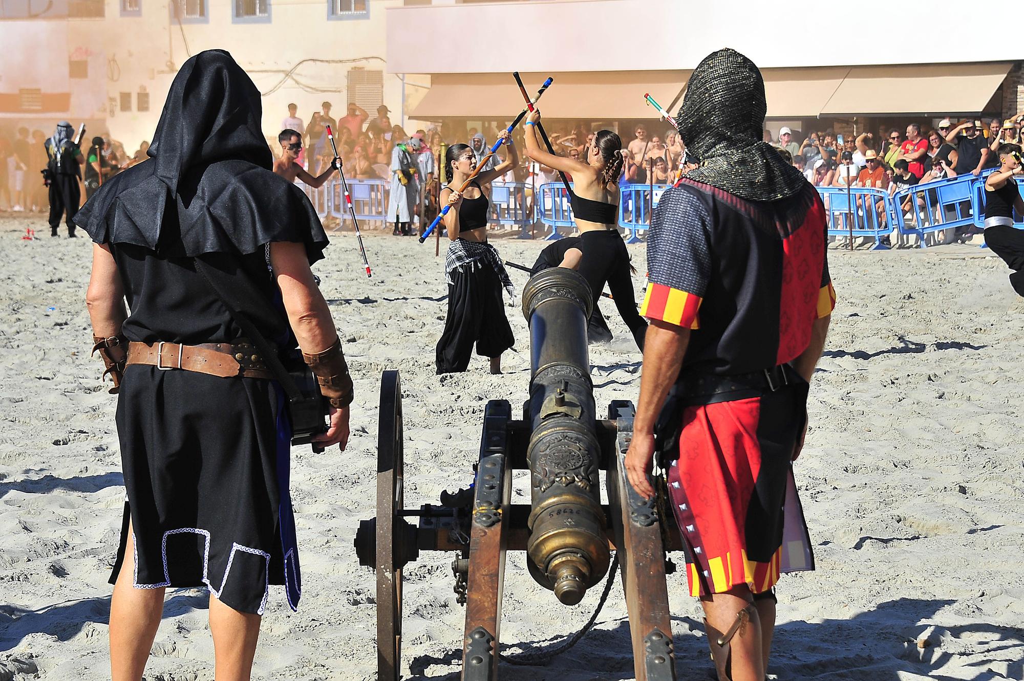 FIESTAS SANTA POLA. Asalto moro en la playa de Levante.