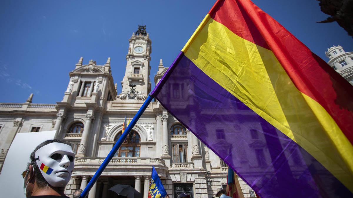 Concentración por la república tras la salida del Rey emérito Juan Carlos I de España.