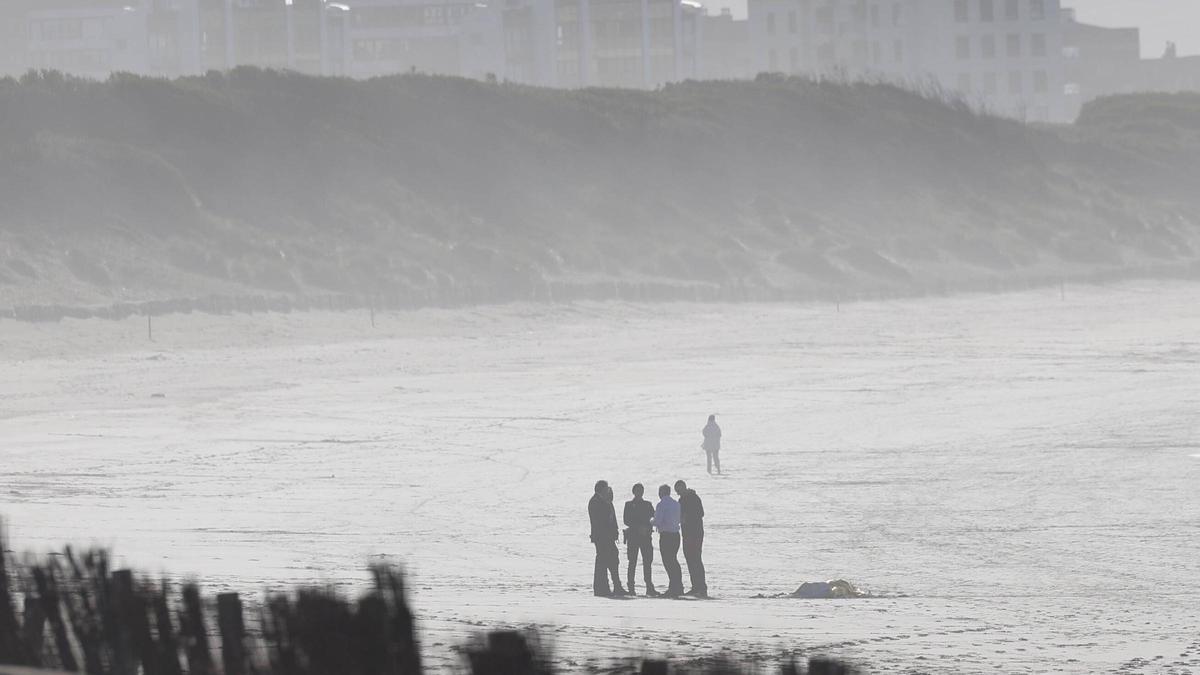 Agentes de Policía Judicial en la zona del suceso