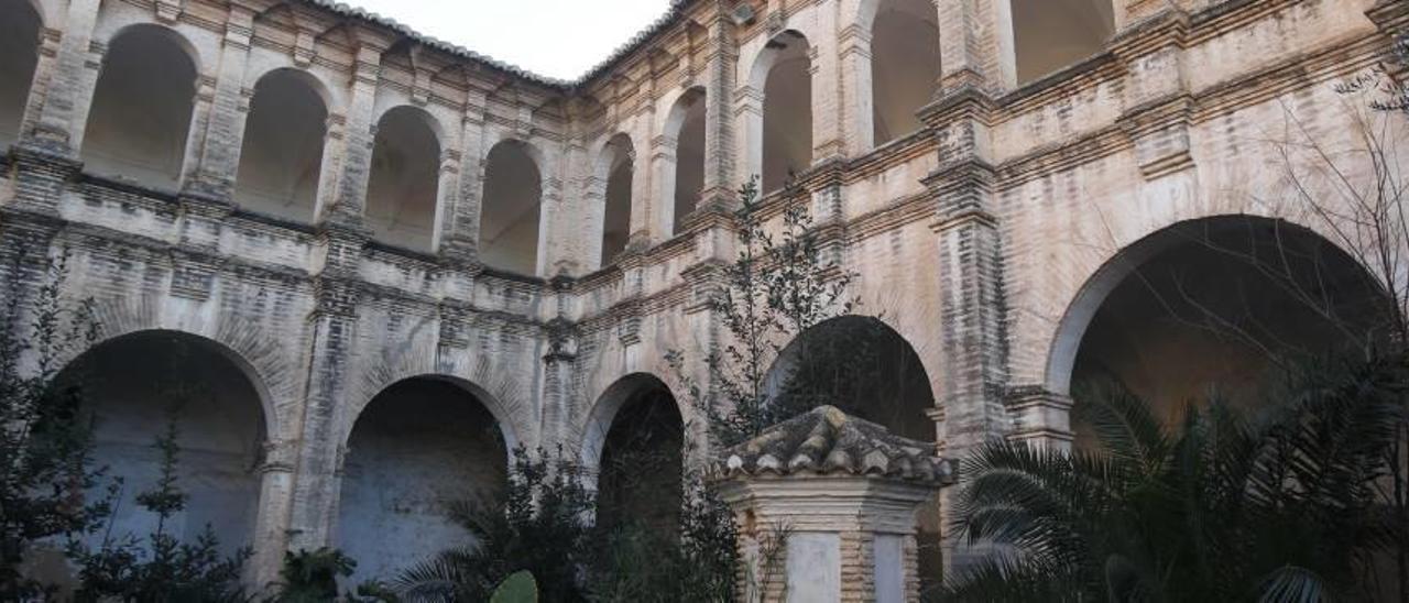 La Iglesia cede a Llombai el claustro para propiciar su restauración