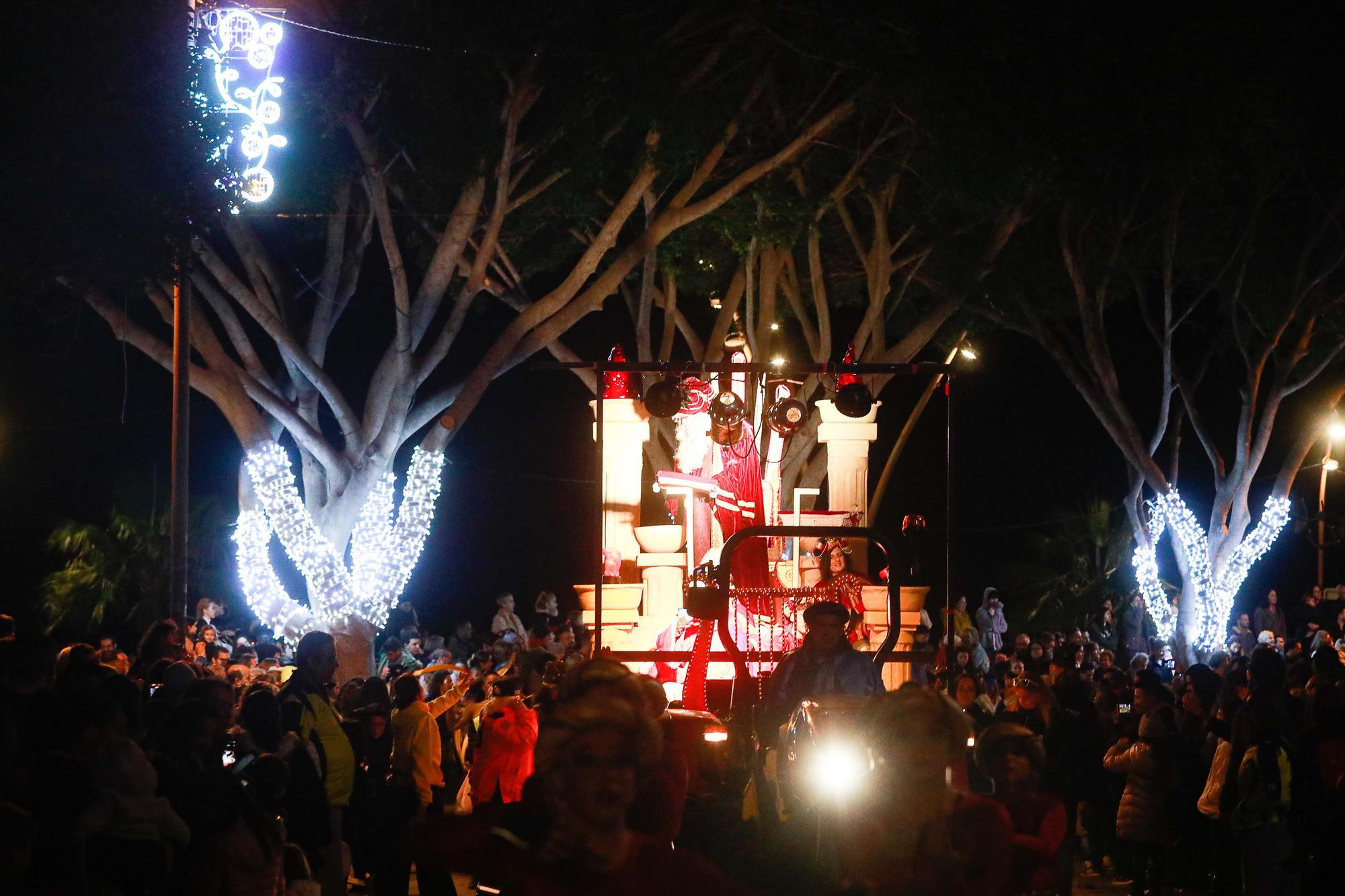 Mira aquí todas las fotos de los Reyes Magos en Ibiza