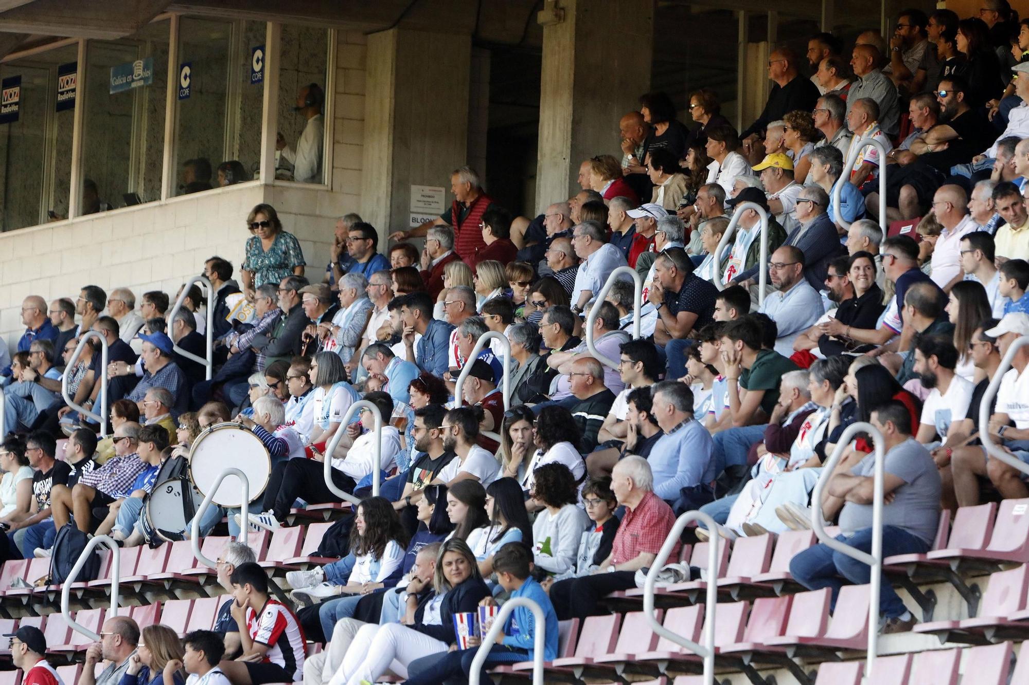 SD Compostela - Zamora CF: búscate en la grada