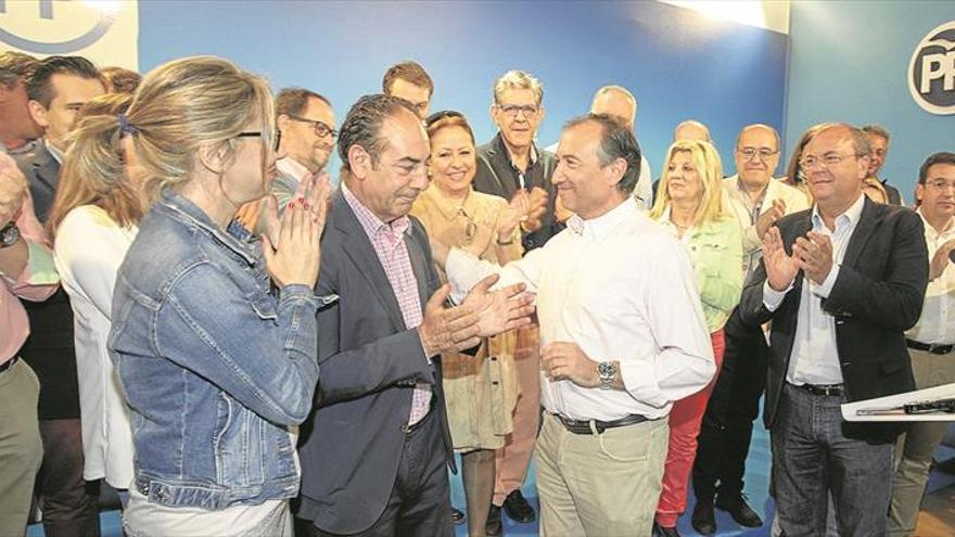 Mil avales respaldan la candidatura de León a la presidencia del PP de Cáceres