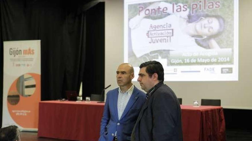 Joaquín Miranda y Pelayo Barcia, en el acto de presentación de la Agencia de Activación Juvenil.