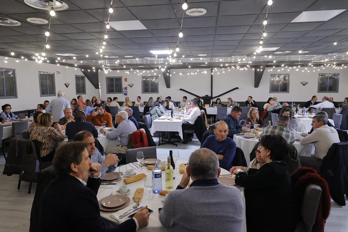 Asistentes a la cena.