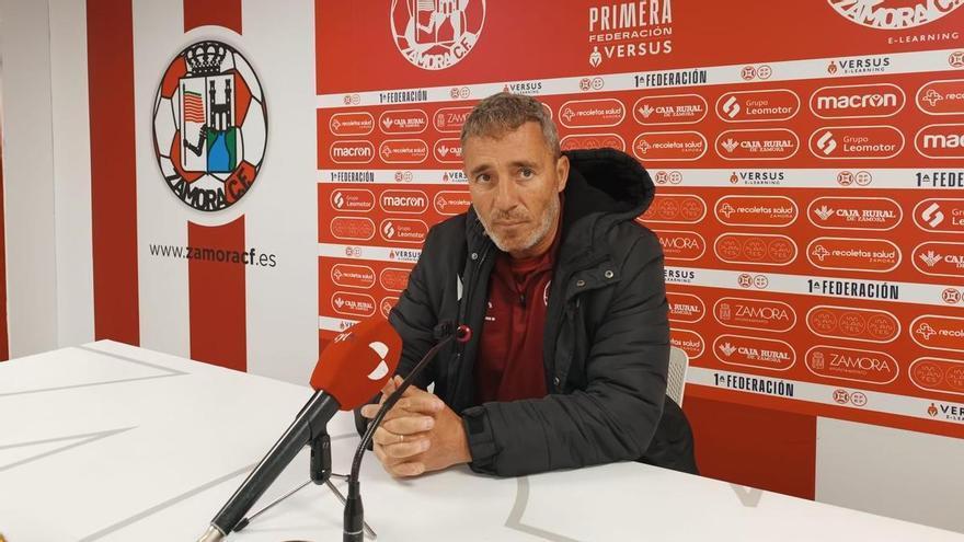Óscar Cano, entrenador del Zamora CF, antes del viaje a O Couto para jugar ante el Ourense CF: "Cada jornada adquiere mayor trascendencia y son puntos difíciles de conseguir"