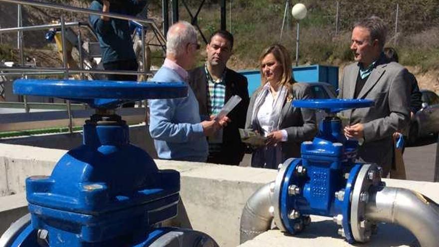 María Jesús Serrano inauguró la depuradora de Cuevas del Becerro.