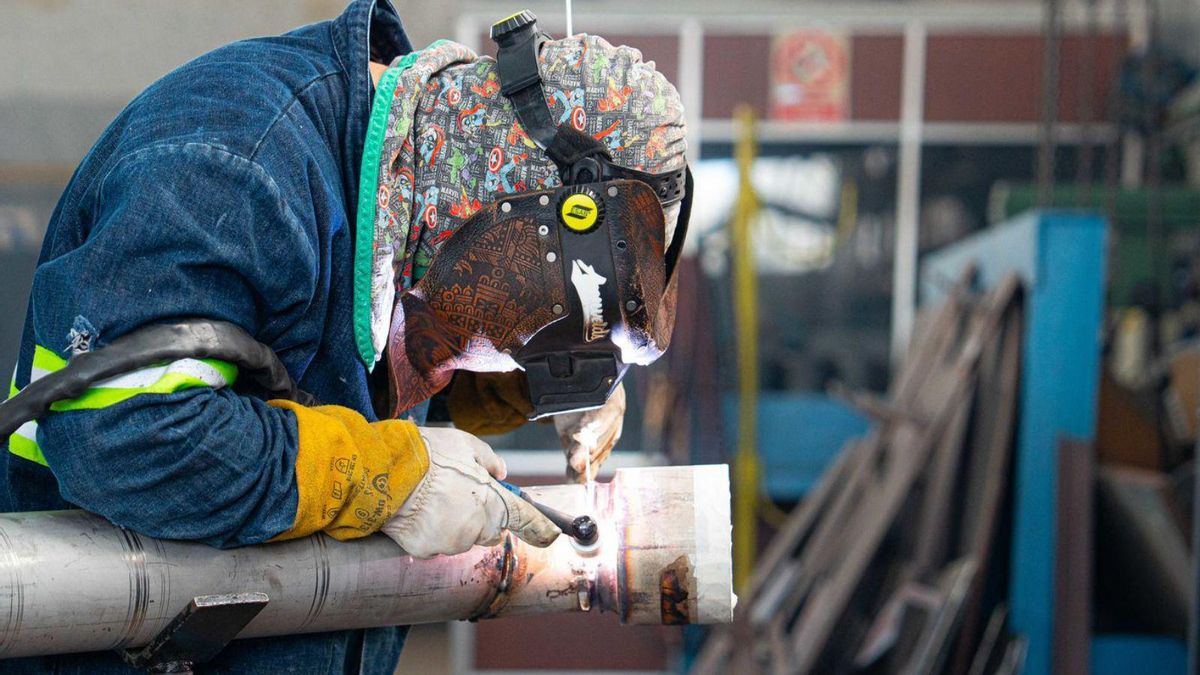 La industria gallega pone coto al absentismo con pluses por convenio en el salario