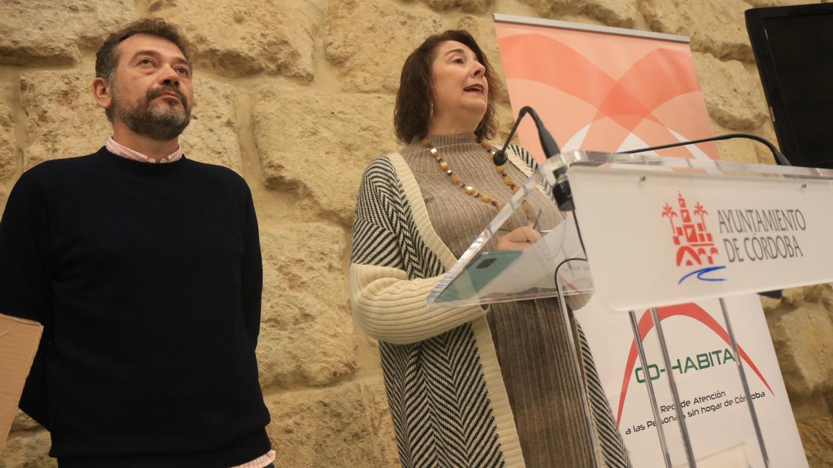 José Luis Rodríguez y Eva Contador en la rueda de prensa de la Red Cohabita.