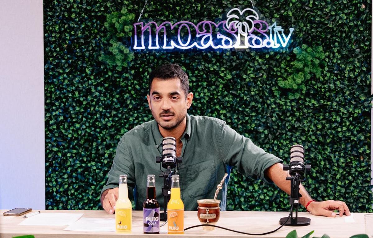 El director y fundador de Moasis TV, Juan Ernesto Ybarra, conductor del programa Pasan Cosas