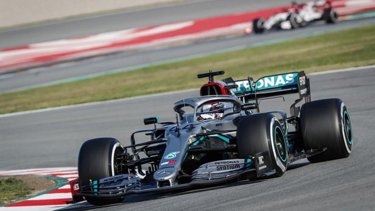 Hamilton empieza arrasando en el Circuit