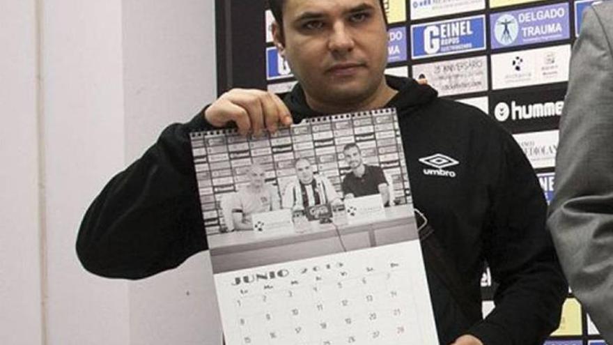 El CD Castellón presenta un calendario a beneficio de la Asociación de Enfermos Mentales