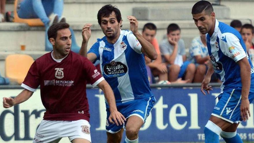 Jorge Hernández frente al Deportivo.