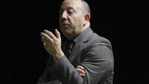 El economista Gonzalo Bernardos, de 62 años, avisa: Los que quieran comprar una casa se tienen que dar mucha prisa
