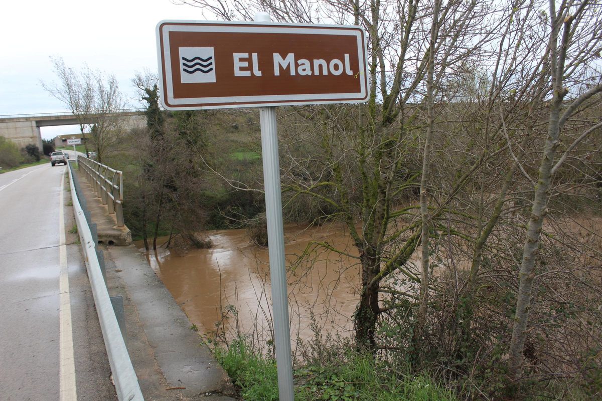 El Manol, afluent principal de la Muga, des del pont de Santa Llogaia
