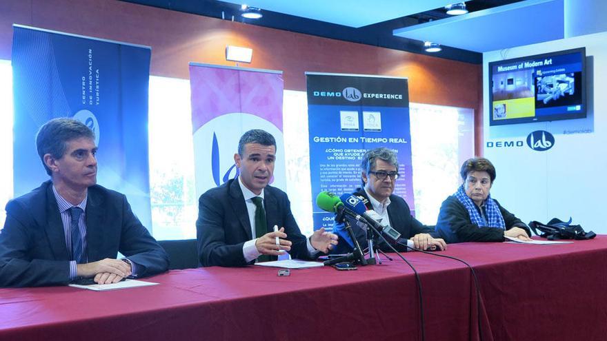 Juan José González, José Bernal, Javier Porcuna y Teresa Gozalo, en la rueda de prensa.